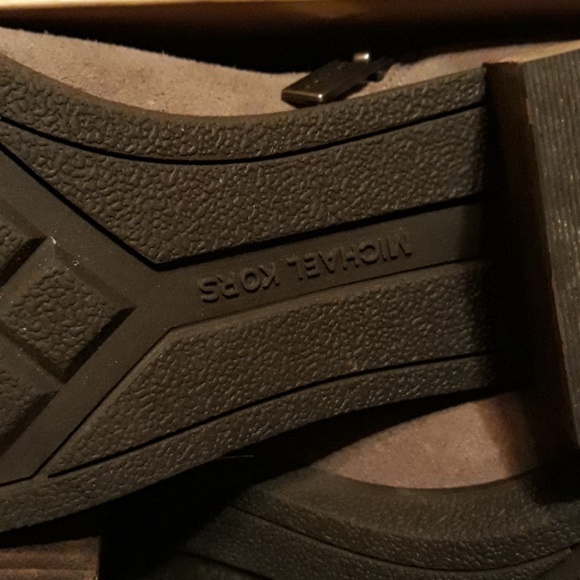 Grey  suede boots Only used once, still in the box - Picture 5 of 6